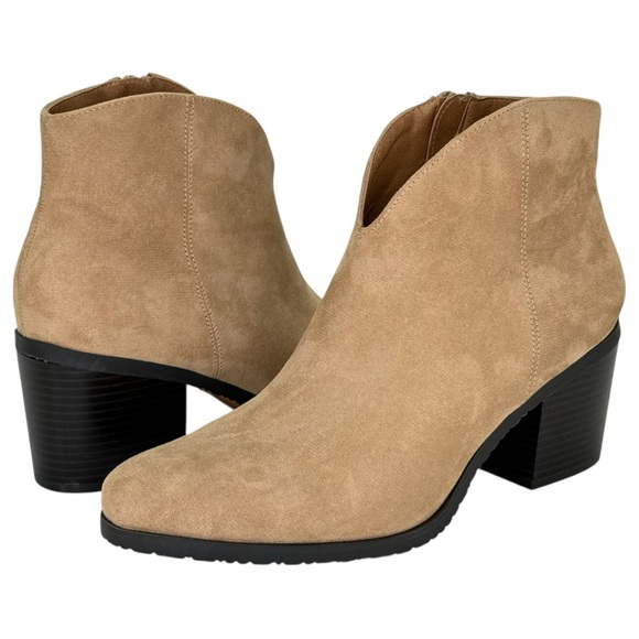 White Mountain Shoes - White Mountain Beachwood Tan Microsuede Womens Ankle Boots Size 9M